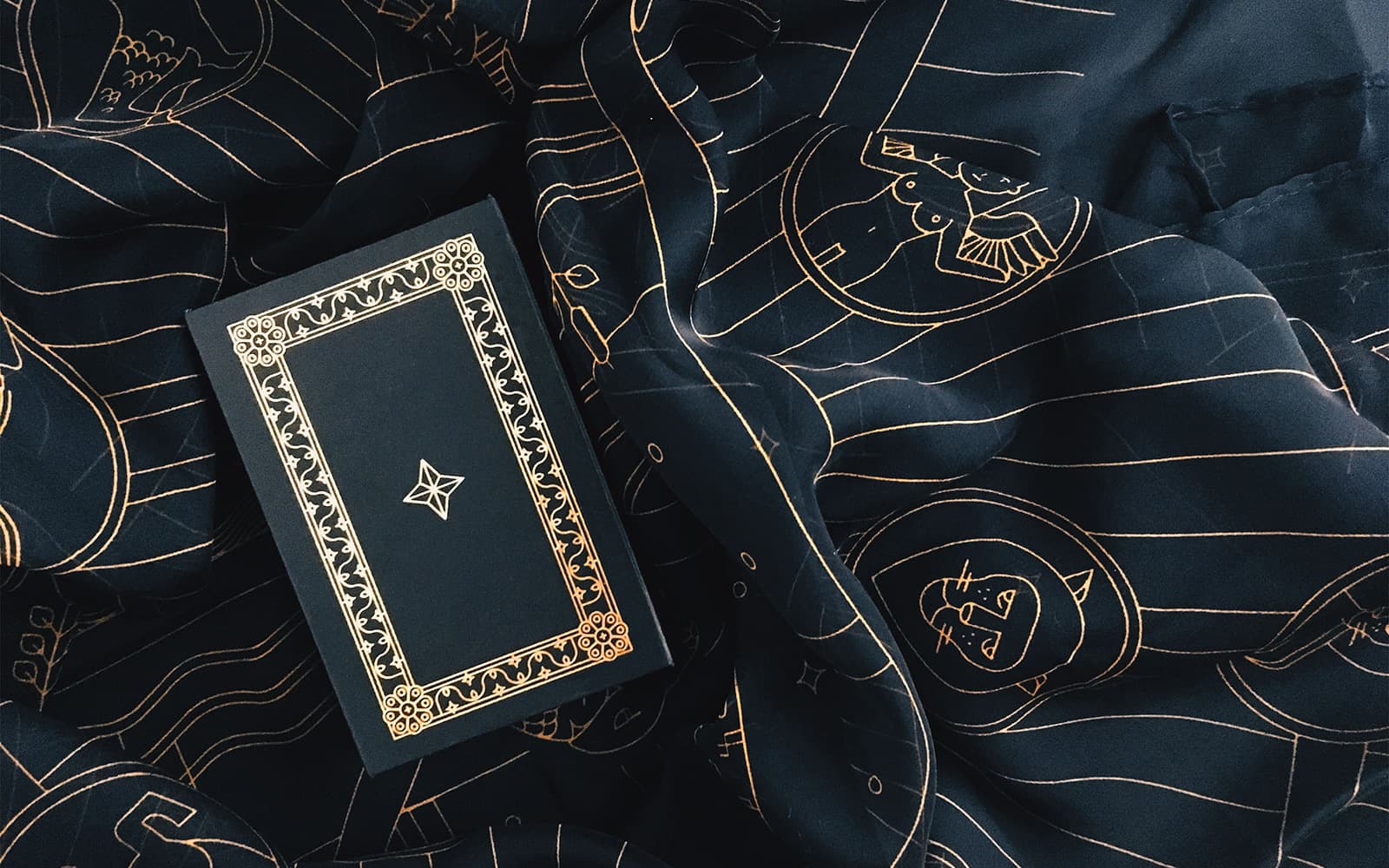 Golden Thread Tarot and Lenormand Set - Image 5
